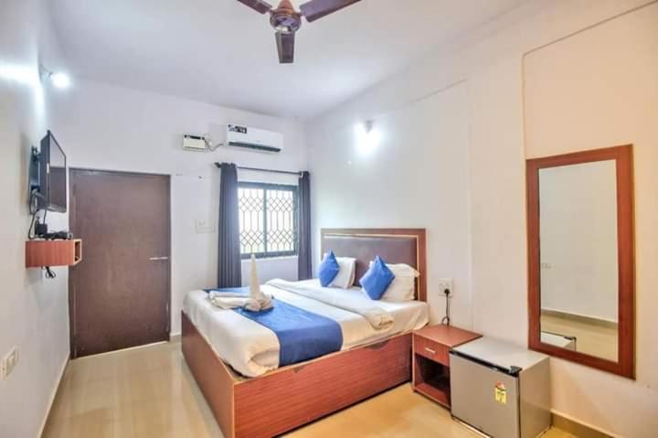 Hotelpornima Отель Пурнима Candolim Bagian luar foto